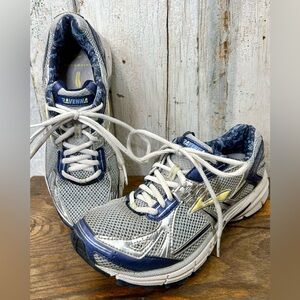 Brooks Womens Ravenna Running Shoes Gray Low Top Go 2 Series Mesh Size 8.5